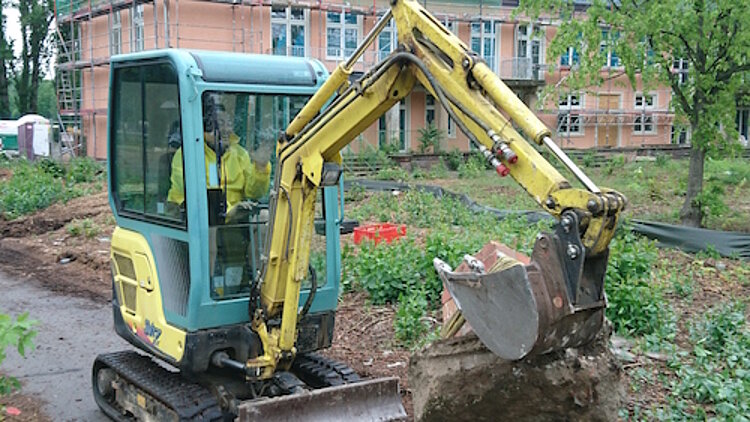 Endlich können auch die Arbeiten im Garten starten Endlich können auch die Arbeiten im Garten starten
