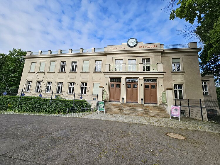Außenansicht der Sternwarte Archenhold.